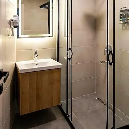 7inn Hotel